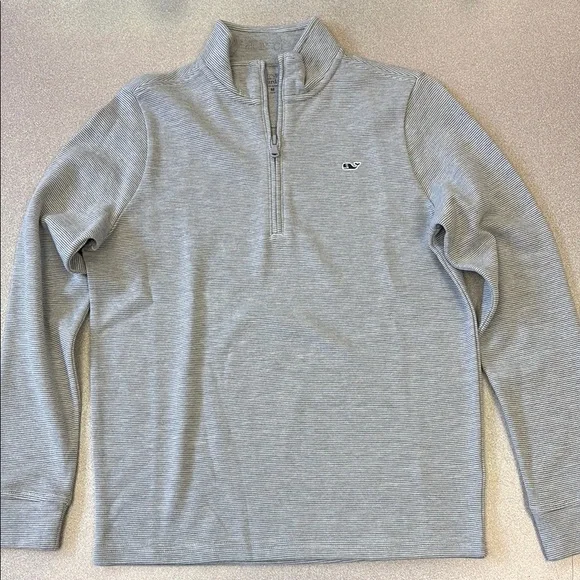 Boys Vineyard vines Gray quarter-Zip Sweater. Medium - Picture 1 of 3